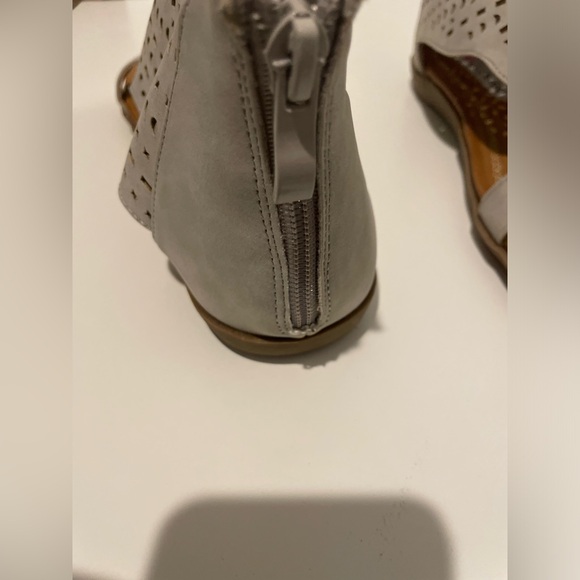 2 Lips Too Sandals Grey Women’s Size 7.5m - Picture 11 of 14